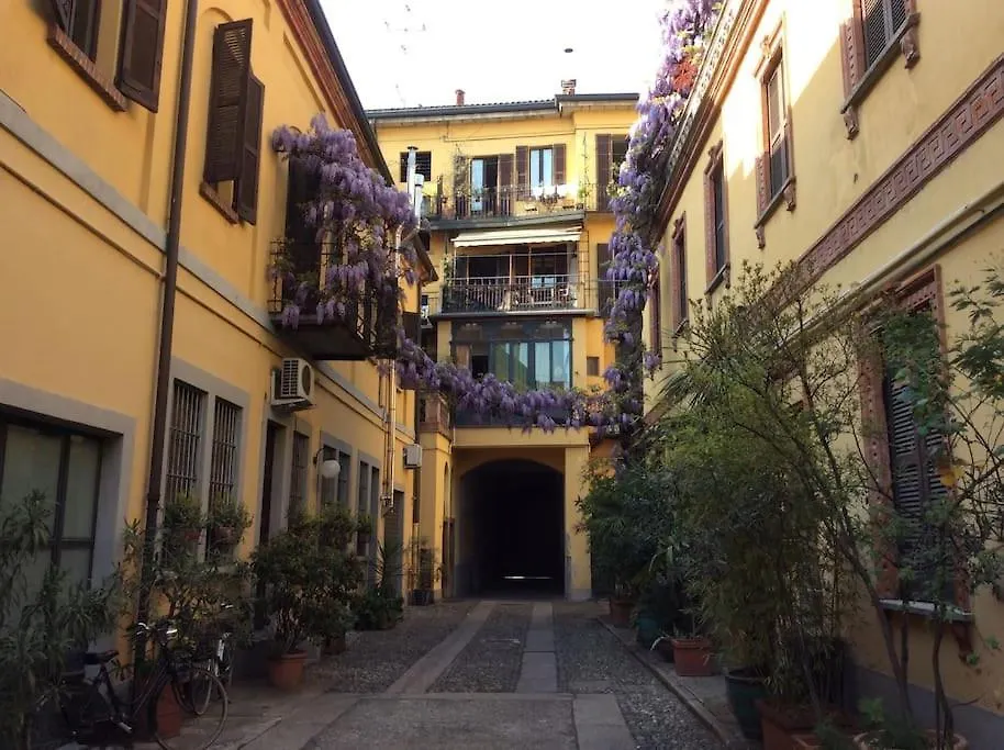 Top Location Naviglio Apartment With Terrace Milan Italy