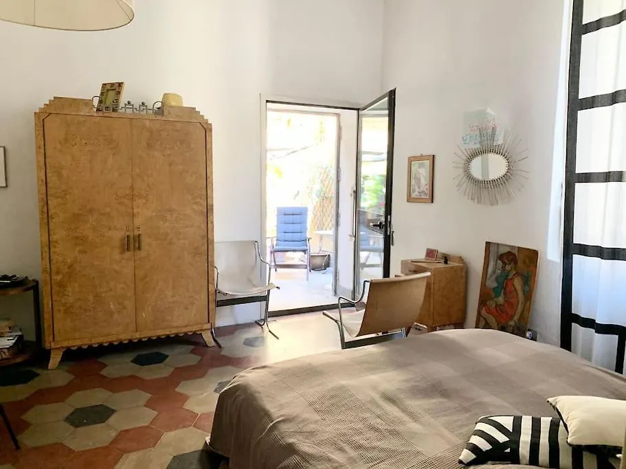 Top Location Naviglio Apartment With Terrace Milan