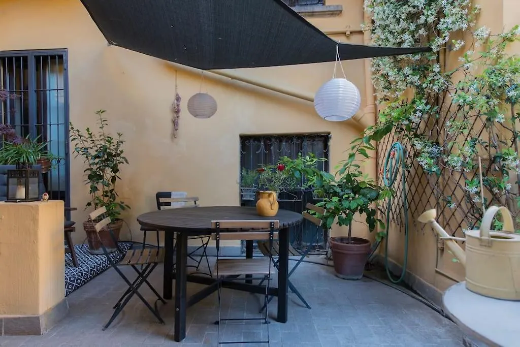 Top Location Naviglio Apartment With Terrace Milan