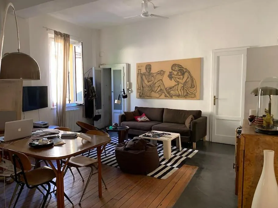 Top Location Naviglio Apartment With Terrace Milan