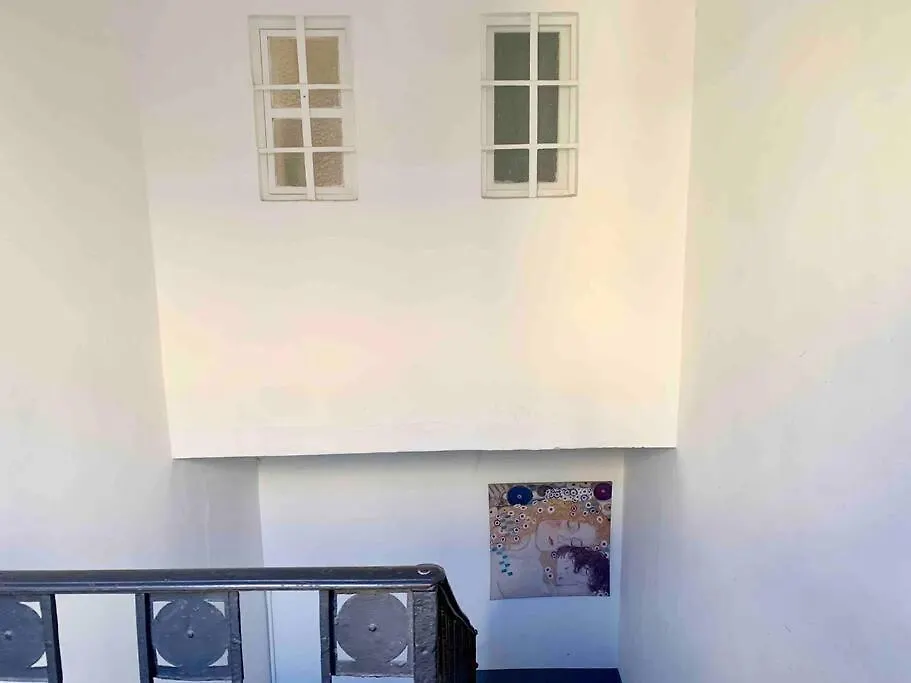 Top Location Naviglio Apartment With Terrace Milan