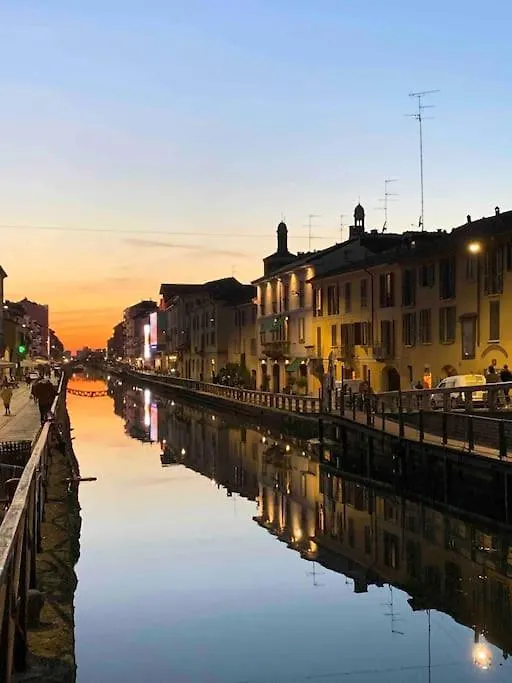 Top Location Naviglio Apartment With Terrace Milan