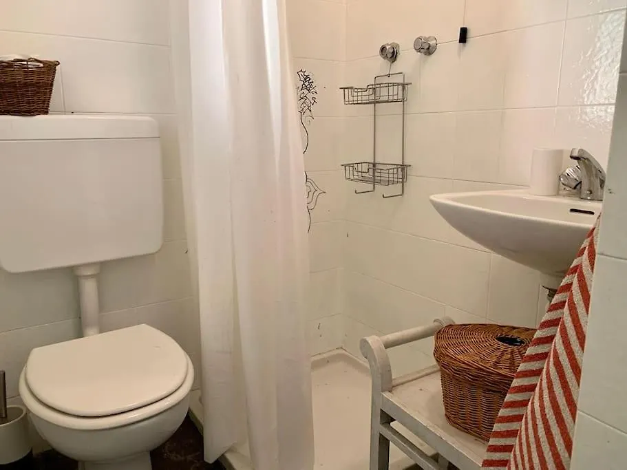 Top Location Naviglio Apartment With Terrace Milan